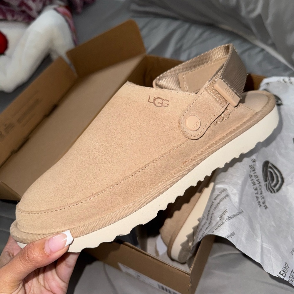 Kids Tan golden star clog